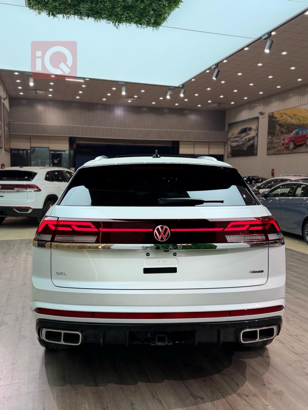 ڤۆڵکسواگن ئەتڵەس کرۆس سپۆرت